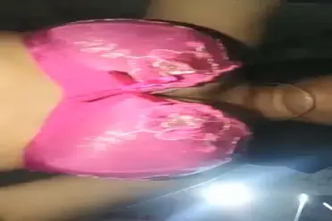 BH Pink Pamer Tete Gede di Balik Kain Tipis, Visual yang Tidak Butuh Pembukaan